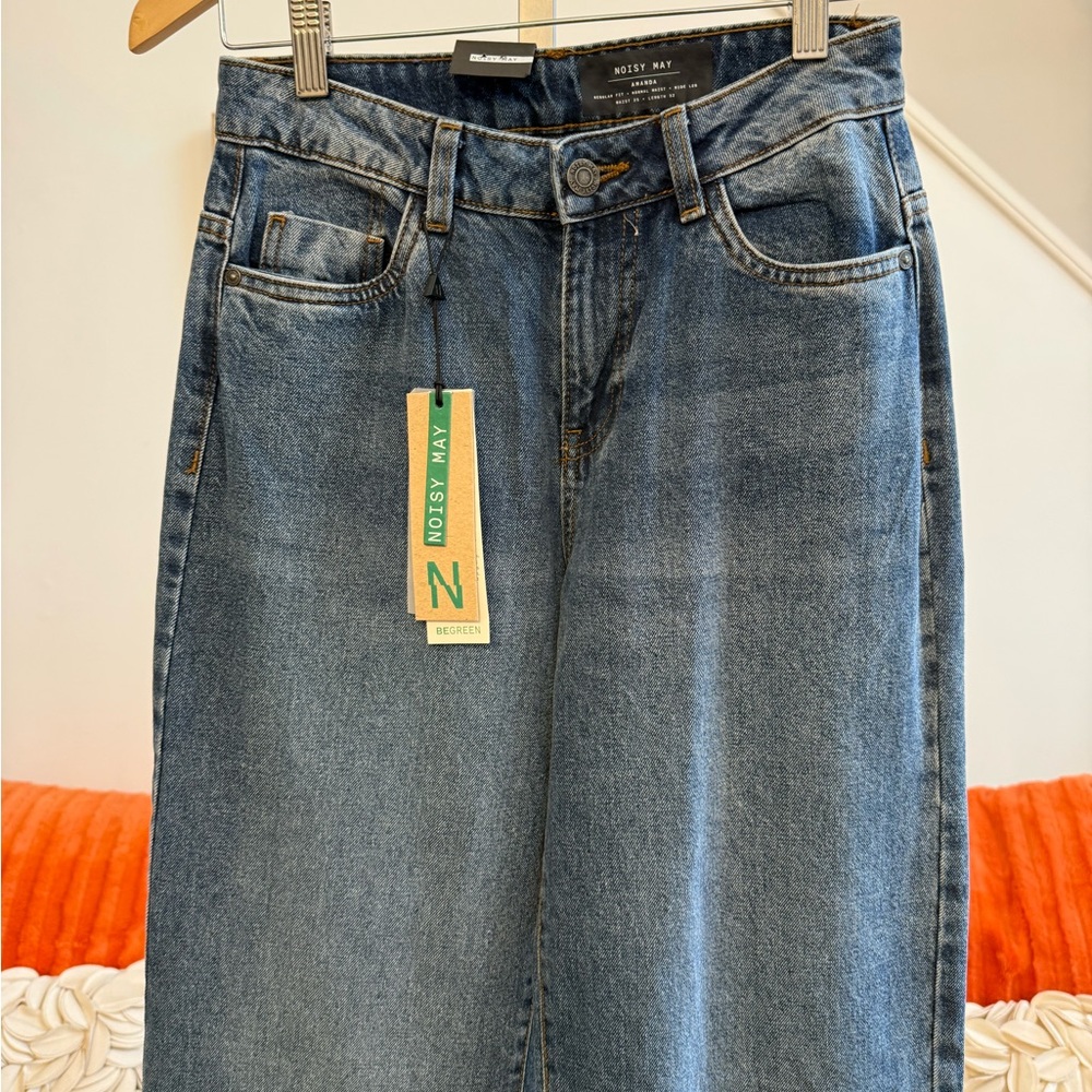 ❣️🆕Noisy May Amanda high waisted jeans in medium blue❣️ - Picture 4 of 12